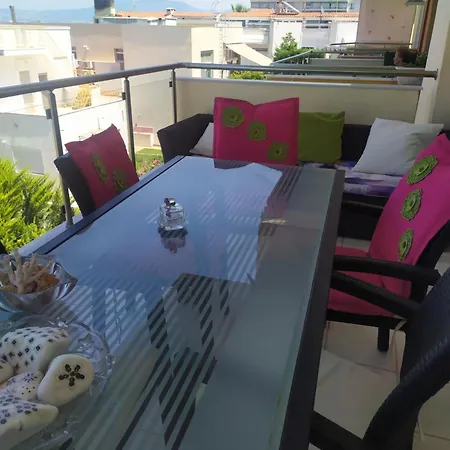 Luxury In Front Of The Sea In Apartment